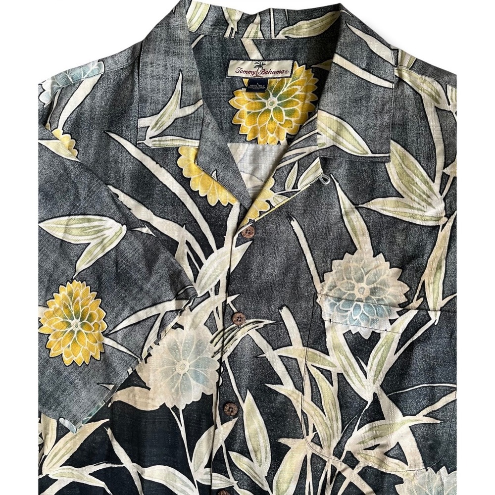 Tommy Bahama Mens Large 100% Silk Floral Camp Shirt Short Sleeve Black Yellow